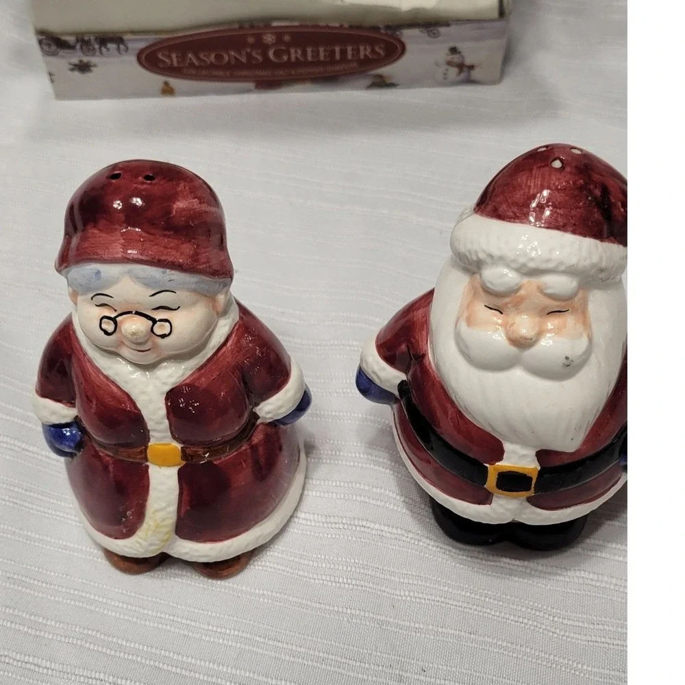 Vintage 2000 Publix Seasons Greeters Santa Mrs Claus Salt & Pepper Shakers Boxed